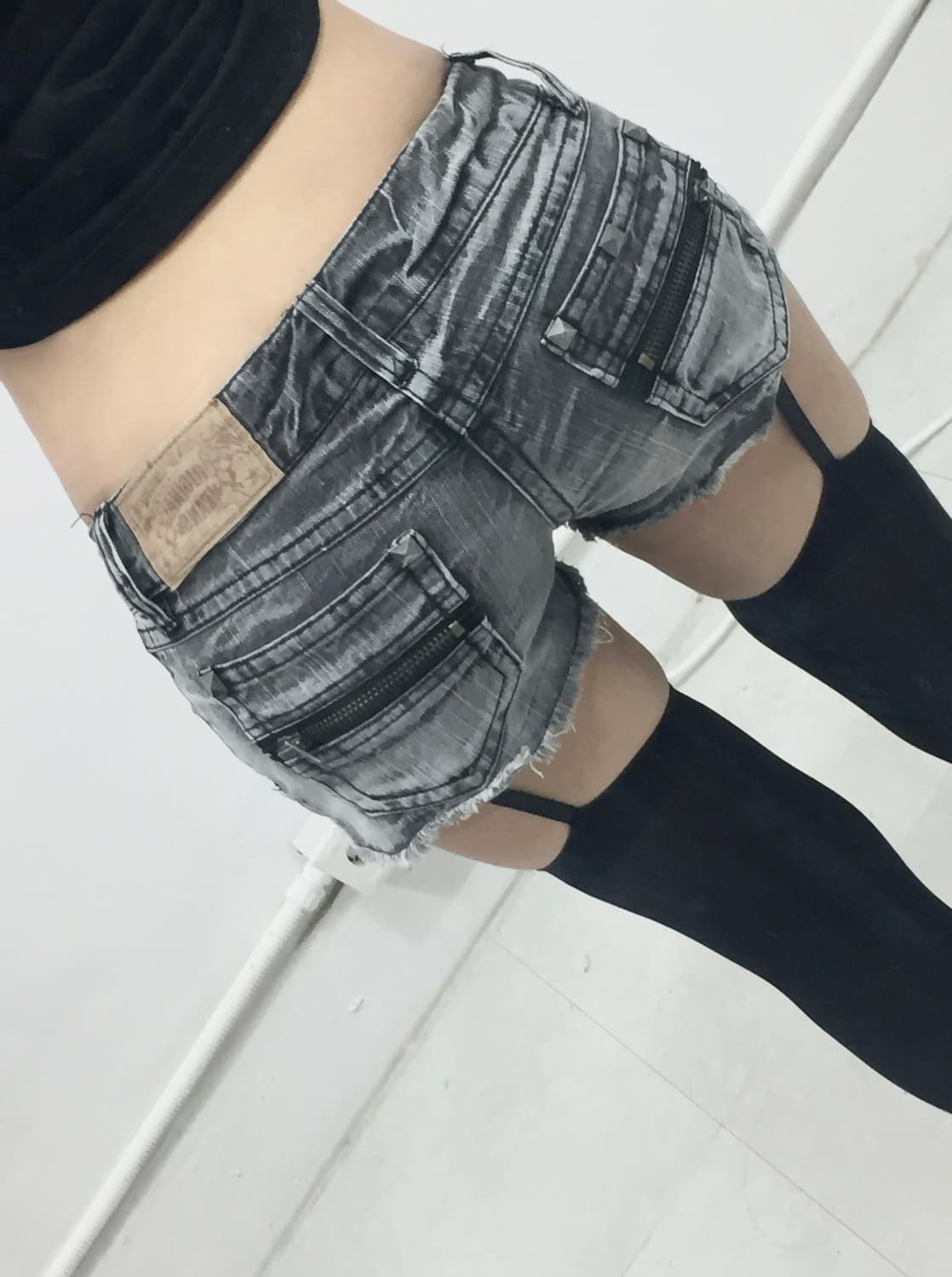 [ORIGINAL JEANS] 펑크 스컬 스터드 데님숏츠 상품이미지2
