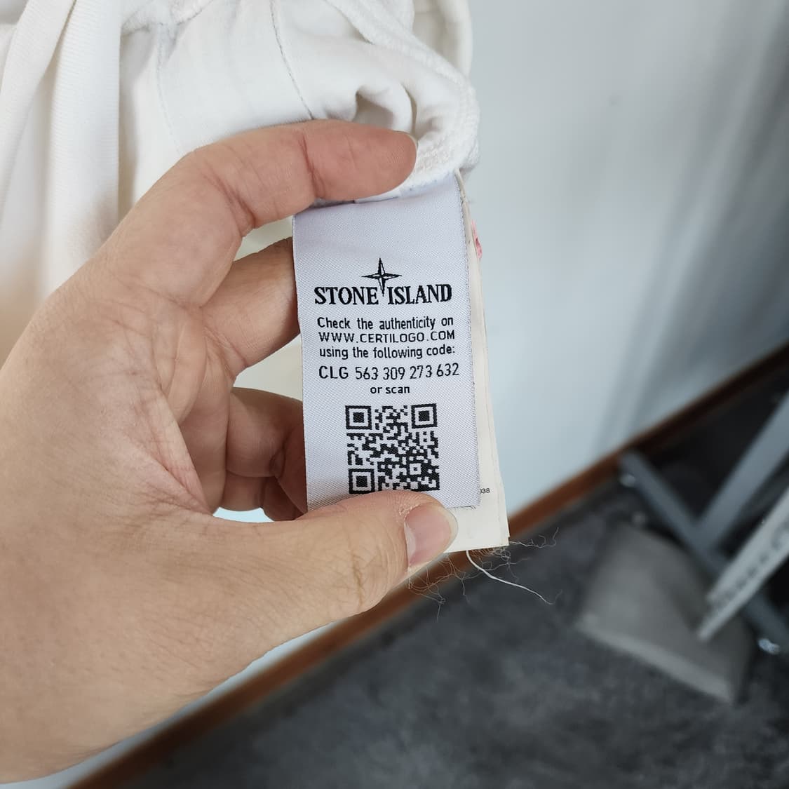 스톤아일랜드 화이트 맨투맨 상품이미지6