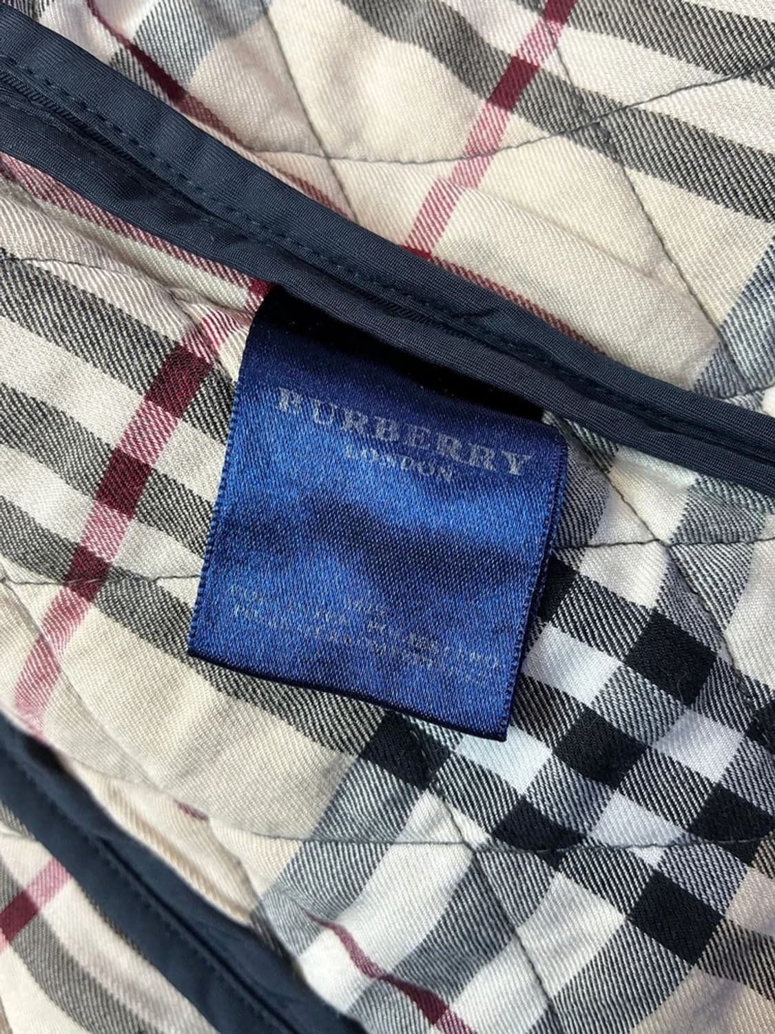 버버리 00's 체크 안감 퀼팅 자켓 PN5519    상품이미지9