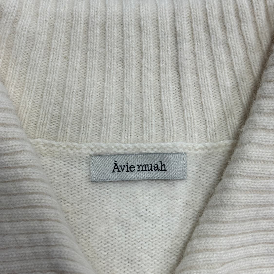 아비에무아 메리노울 카라 니트2 상품이미지7