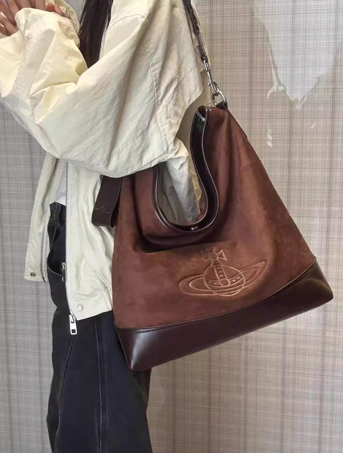 비비안웨스트우드 브라운 낸시 호보백 숄더백 상품이미지8