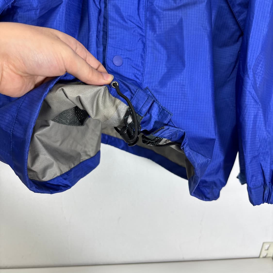 XL 몽벨 유광블루 기본로고 고어텍스 바람막이 상품이미지3