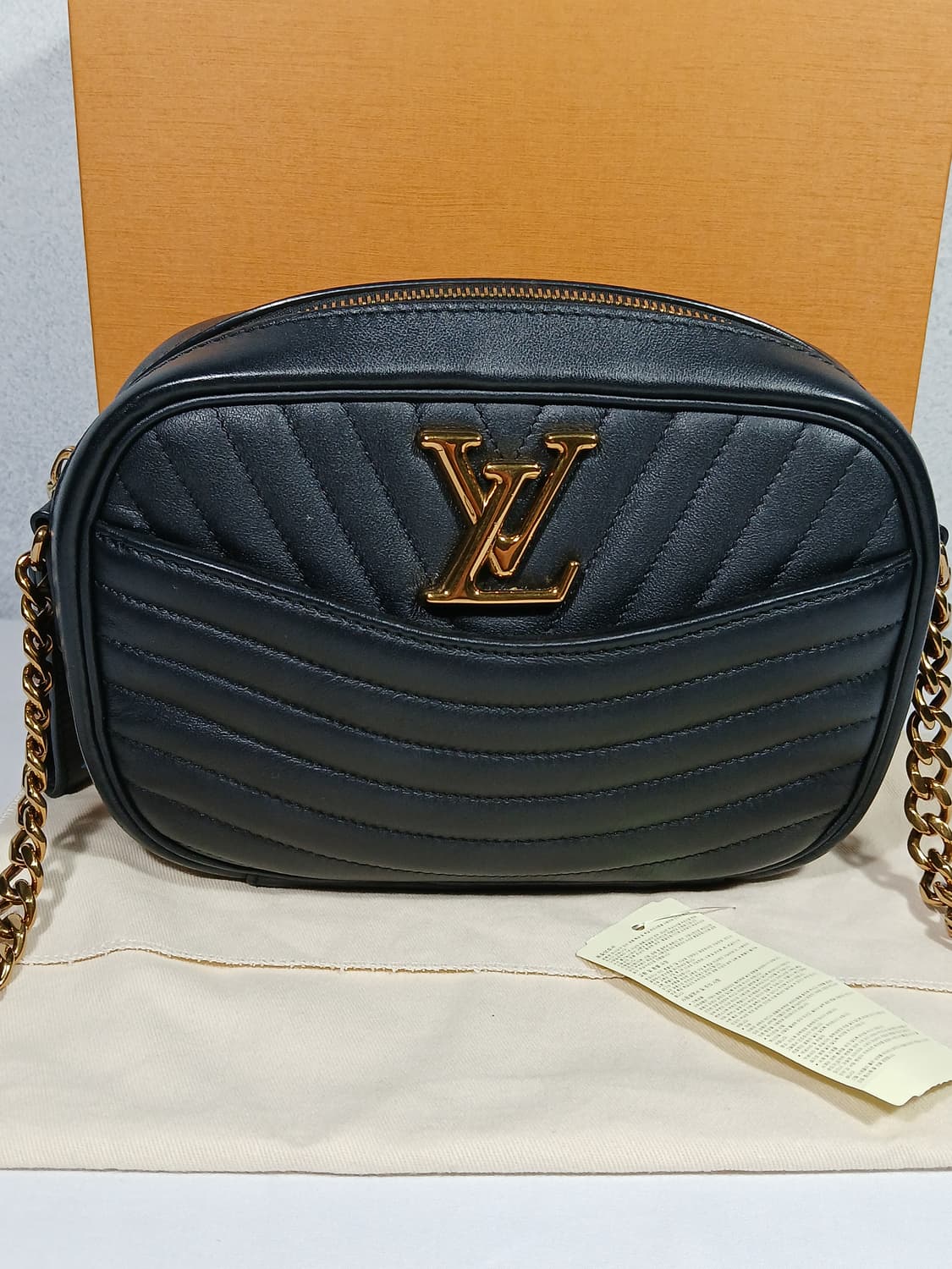 루이비통 뉴웨이브 카메라백 M53682 상품이미지4