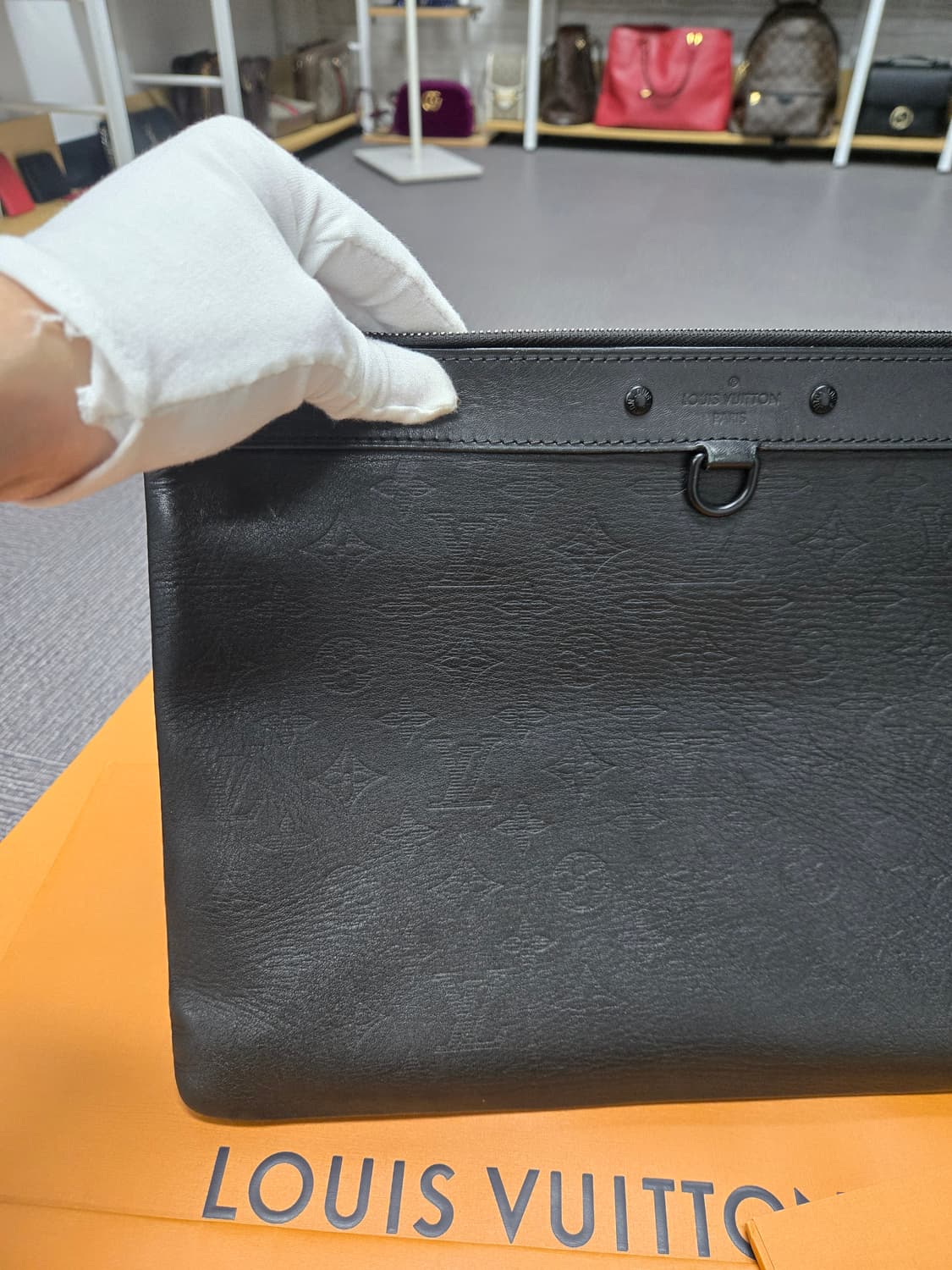 [특가][정품] 루이비통 쉐도우 클러치백 상품이미지3