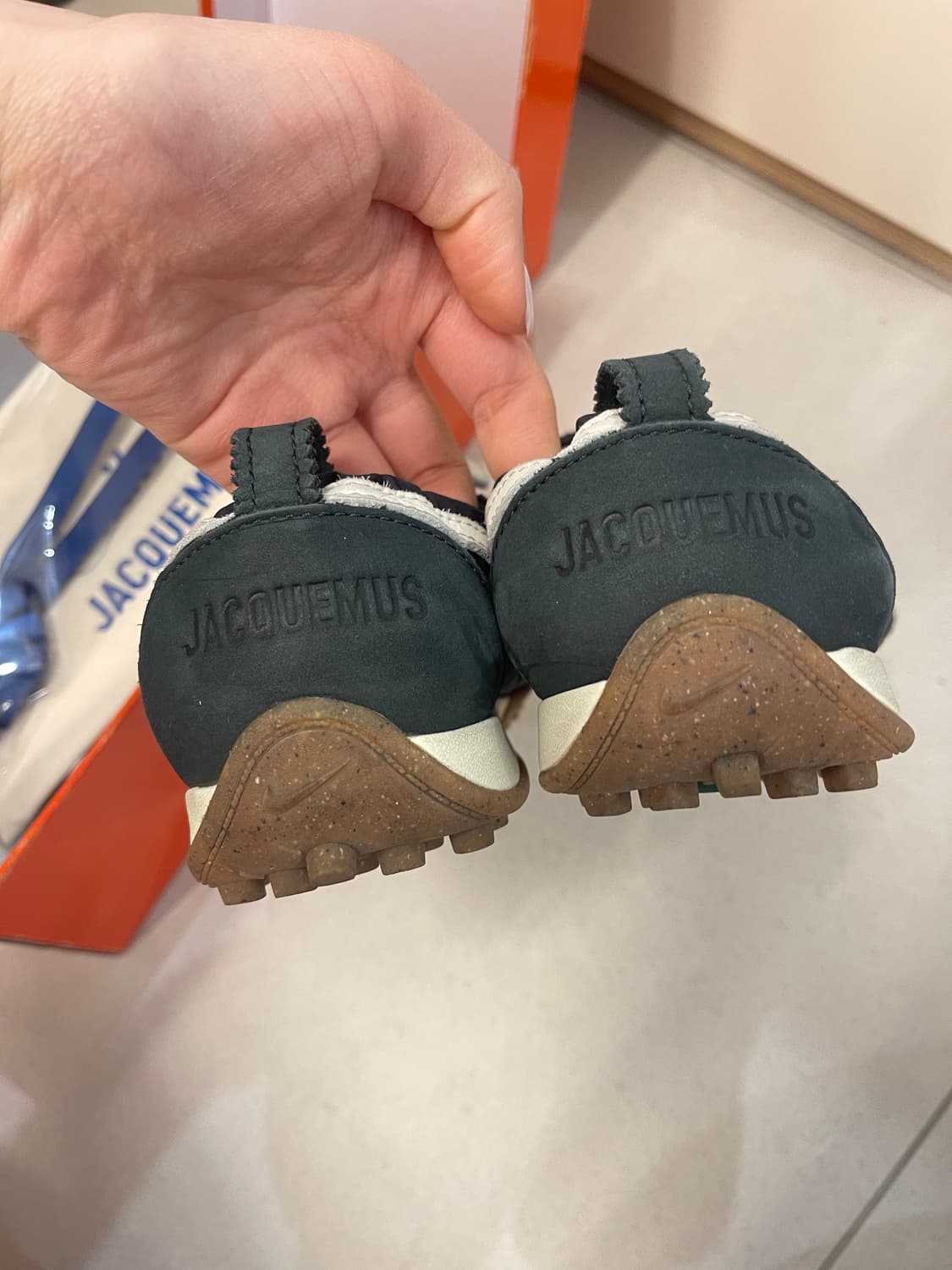 나이키 x 자크뮈스 문 슈즈 240mm 상품이미지4