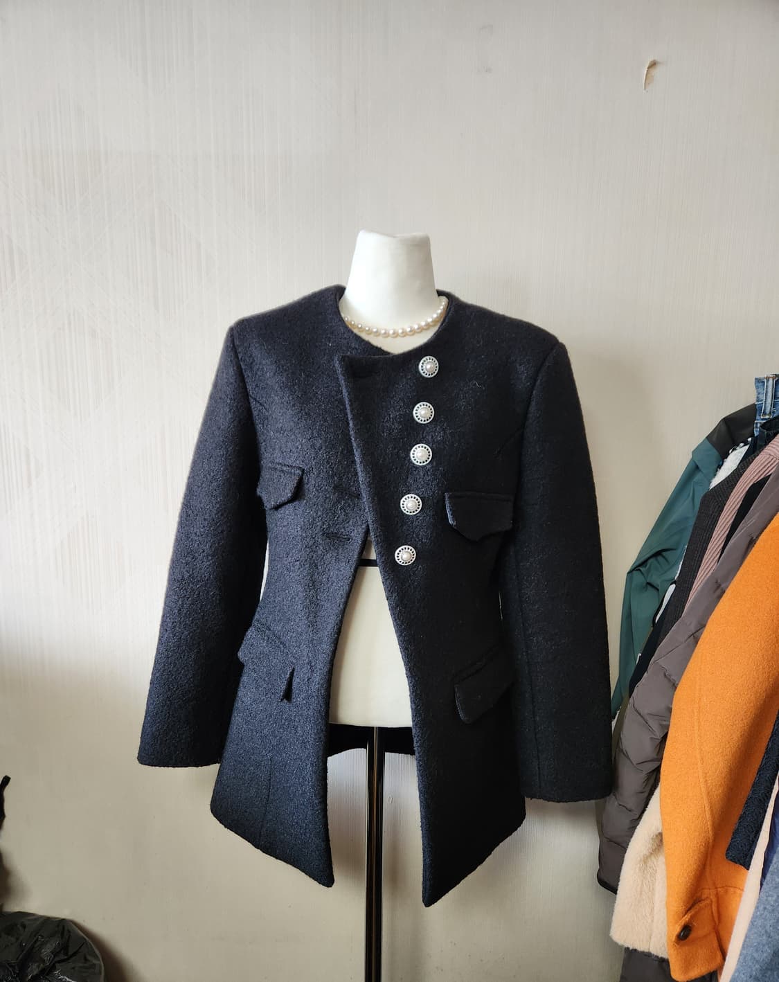 VERDI 블랙 부클 트위드 진주 버튼 자켓 44~날씬55  상품이미지6