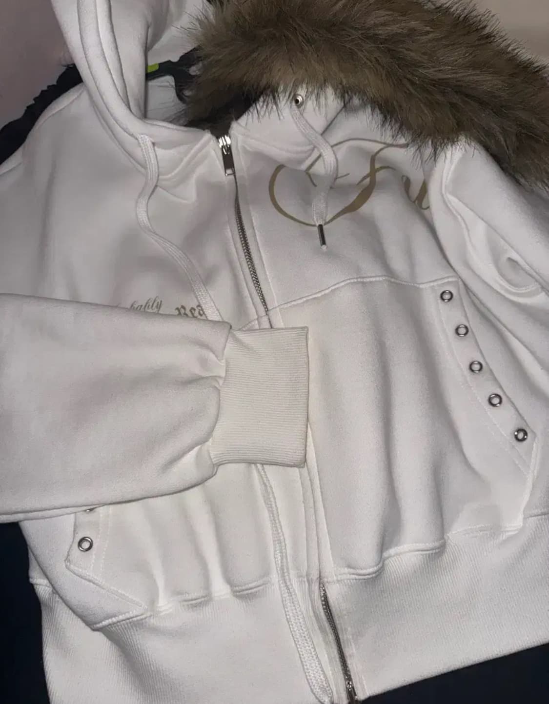 일리오 퍼후드집업 화이트 상품이미지2