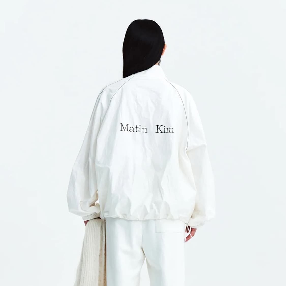 MATIN KIM LOGO COATING JUMPER IN WHITE 상품이미지2