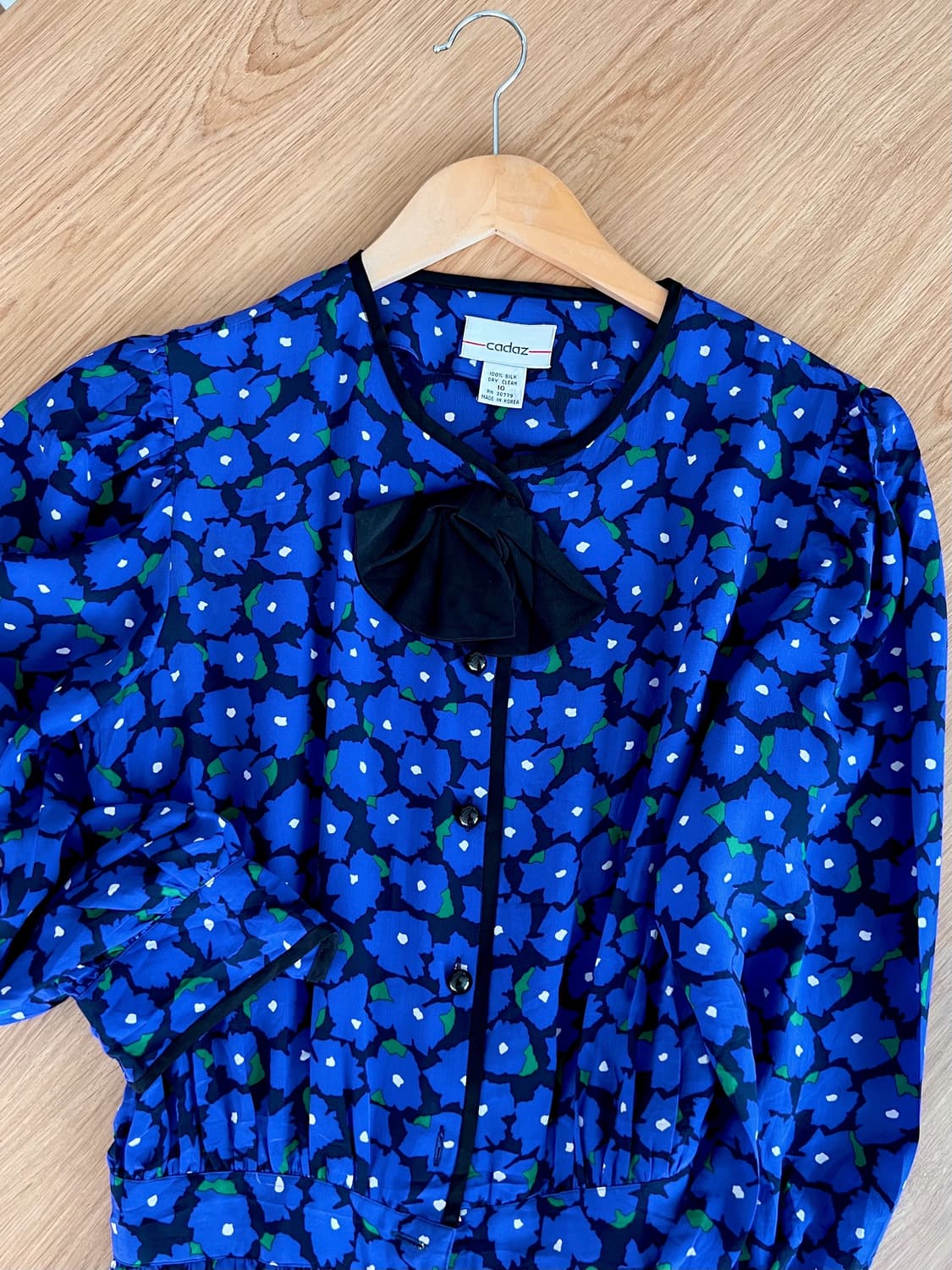 딥블루 플라워 리본 실크 원피스 상품이미지6