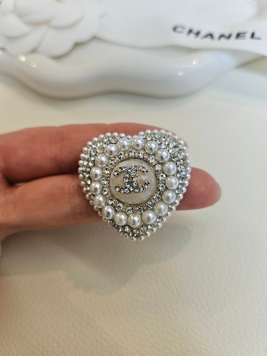 샤넬 CC 하트 큐빅 진주  브로치 업사이클링 상품이미지5