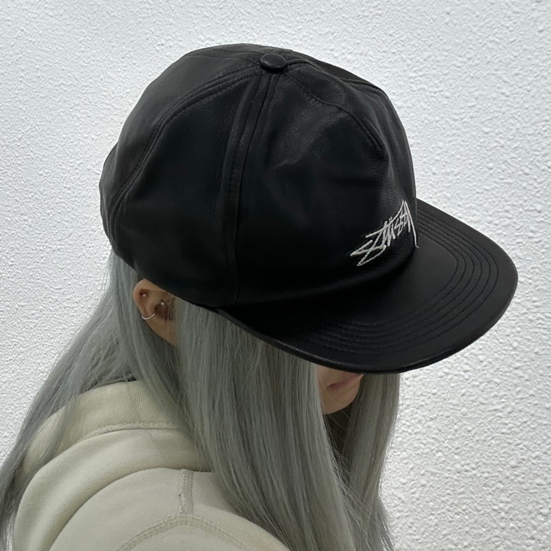 스투시 레더 블랙 스냅백 상품이미지2