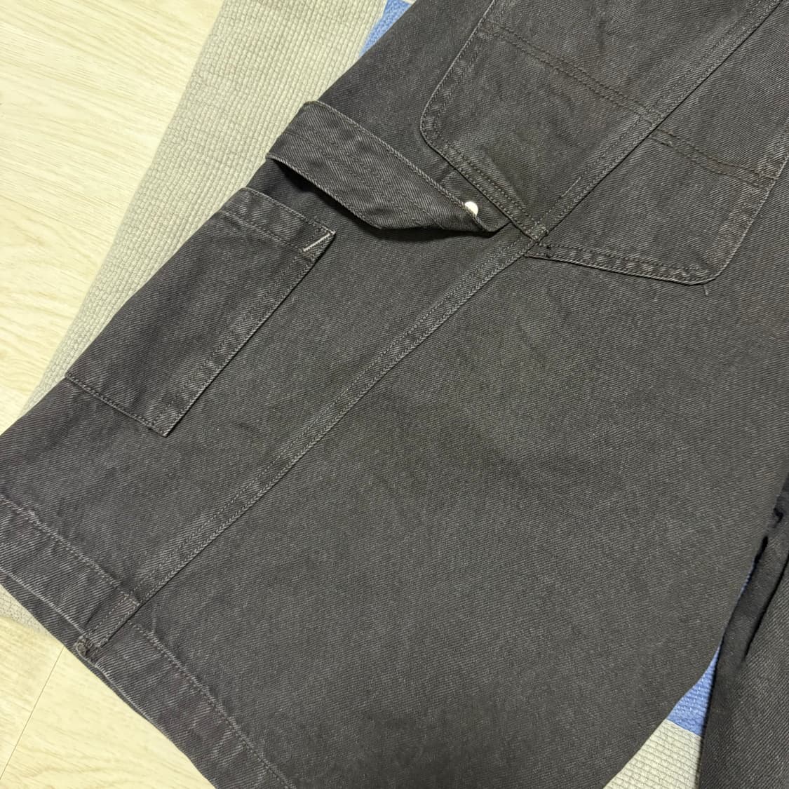폴리테루 1/2 해머 데님 팬츠 워시드 블랙 상품이미지8
