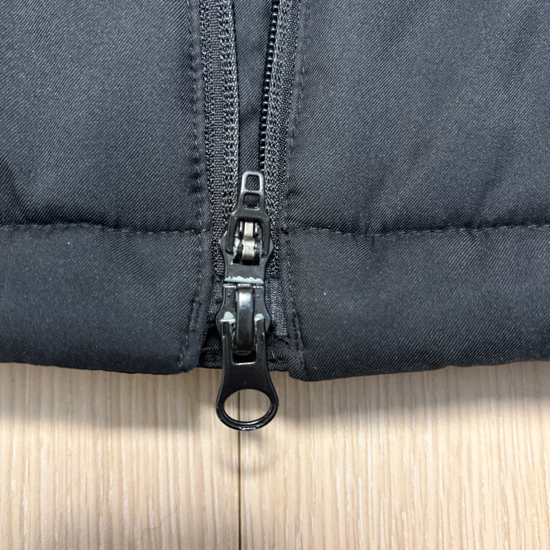 엄브로 X 맨시티 12-13 빅로고 투웨이 패딩 점퍼 상품이미지5