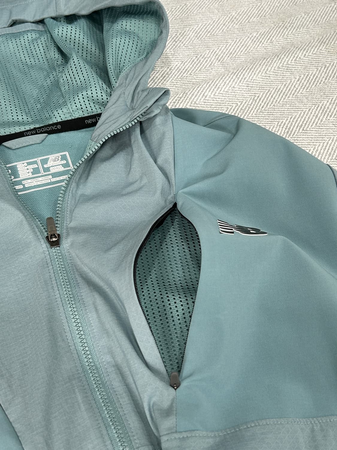 뉴발란스 경량 후드 바람막이 자켓 S 90 민트 상품이미지8