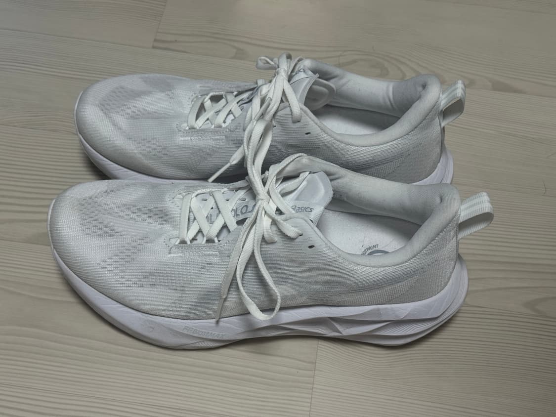 [270] 노바블라스트5 화이트 러닝화 상품이미지1