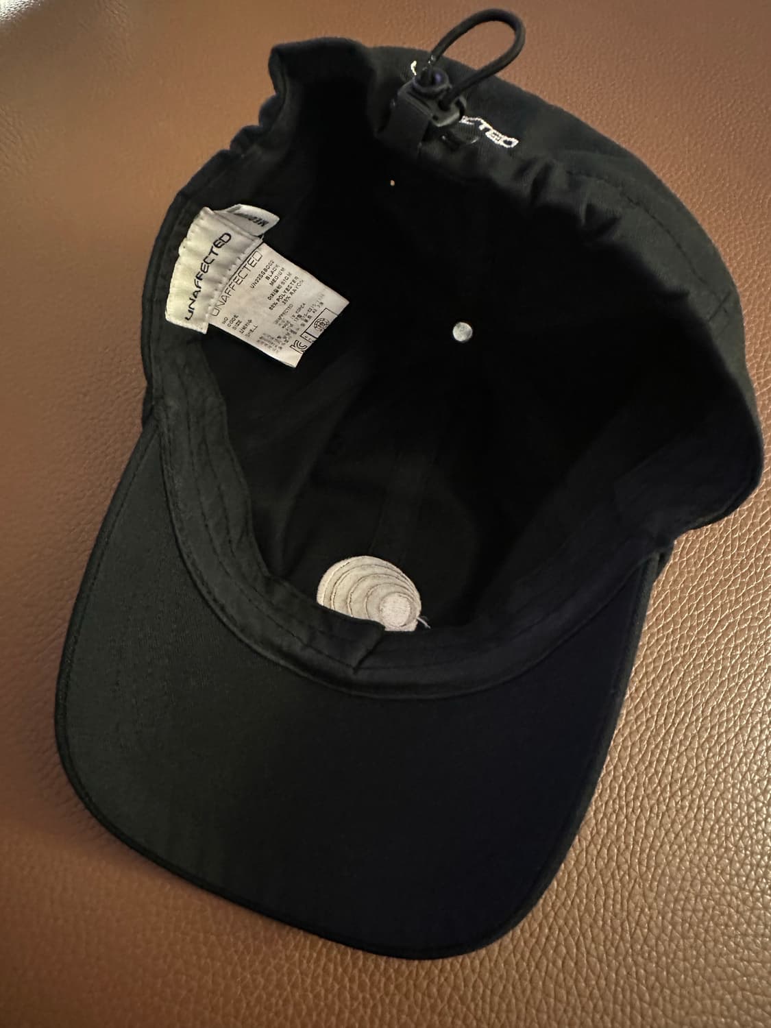 Unaffected 블랙 볼캡입니다 상품이미지3