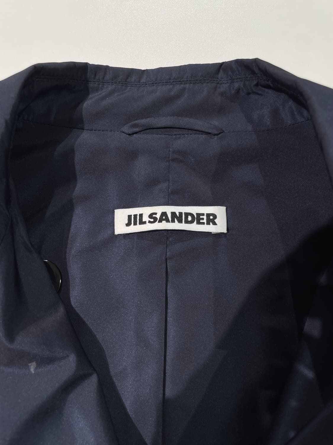 질샌더 딥 네이비 히든 버튼 폴리에스텔 하프 코트 상품이미지7