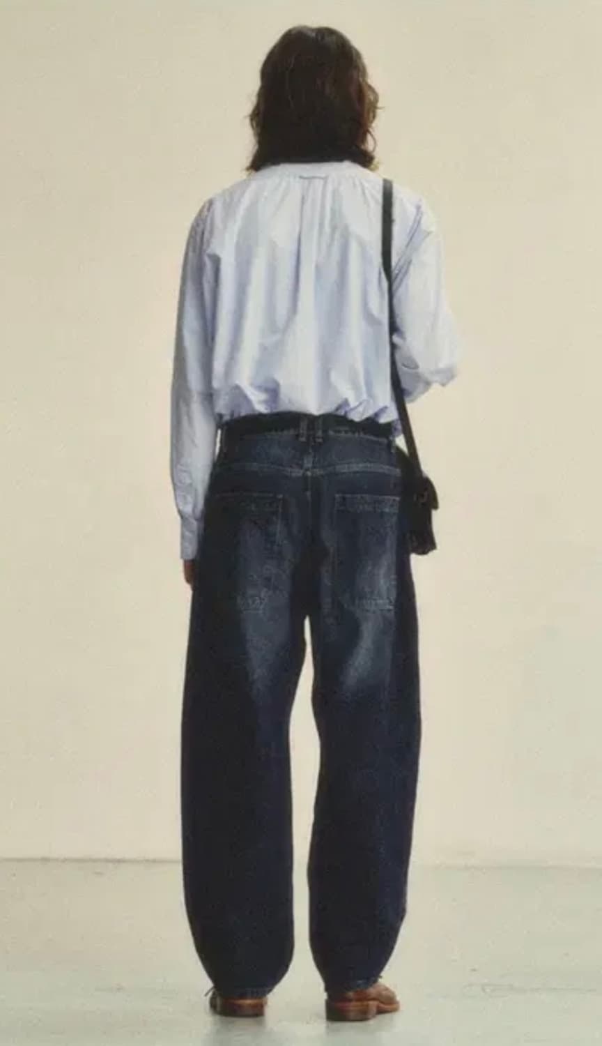 아트이프액츠 원턱 커브드 데님 워시드 인디고 상품이미지2