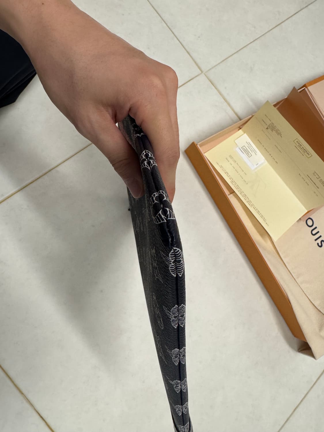 루이비통 업사이드다운 클러치 풀박스 상품이미지7