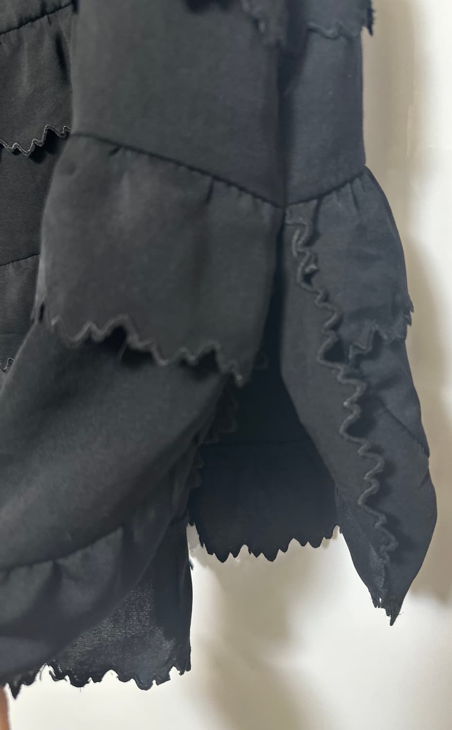 럭키슈에뜨 검정색 프릴 장식 원피스  상품이미지6