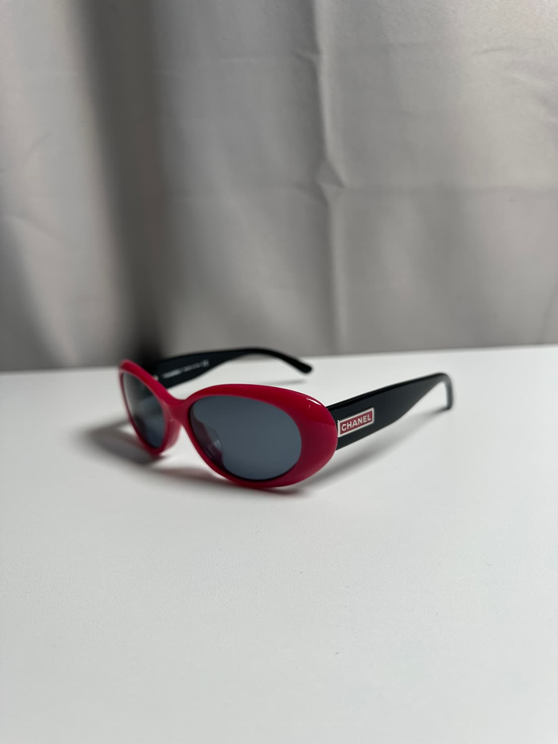 샤넬 오벌 프레임 선글라스 – 1990s 팝 아이콘 리에디션 상품이미지3