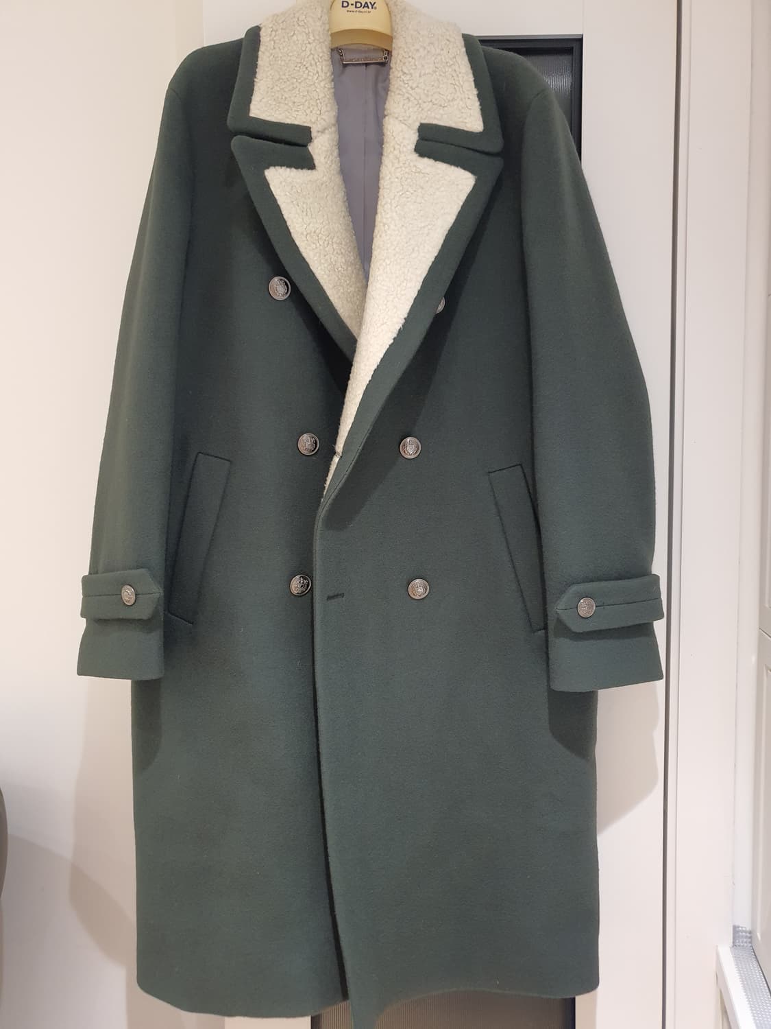 TNGT x 비욘드클로젯 남성 더블 코트 판매합니다! 상품이미지1