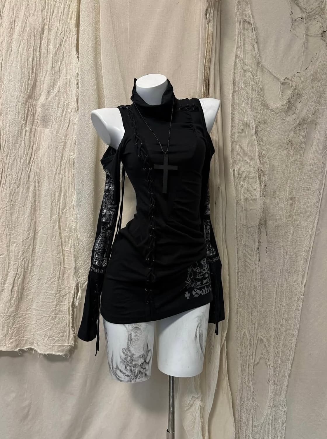 Salvage Off Shoulder Detail Sleeve 상품이미지1