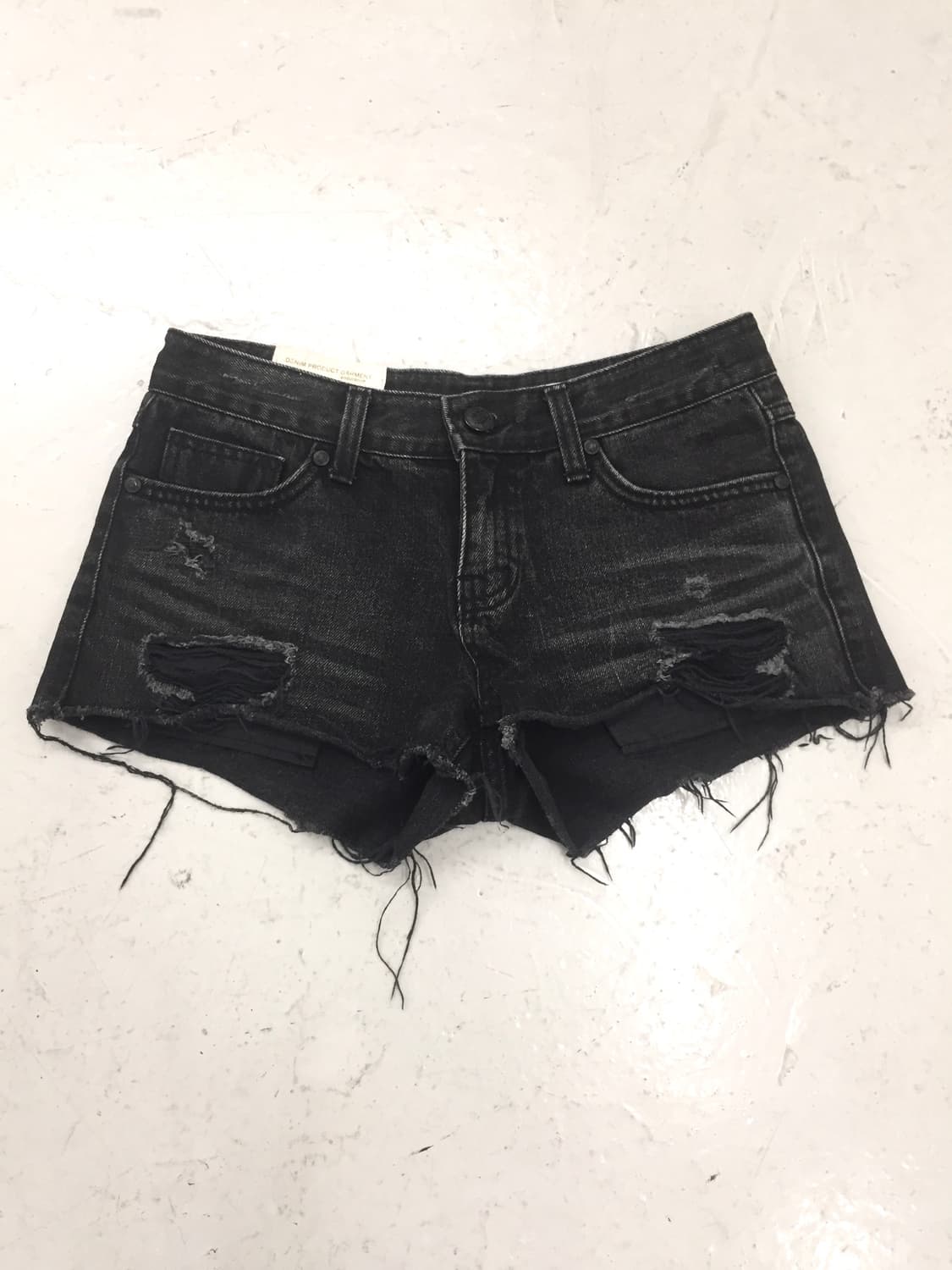 Distressed short pants   상품이미지1
