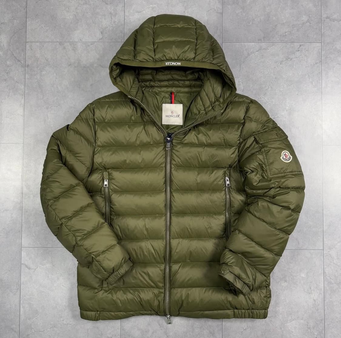 몽클레르 경량패딩 올리브 그린 상품이미지1