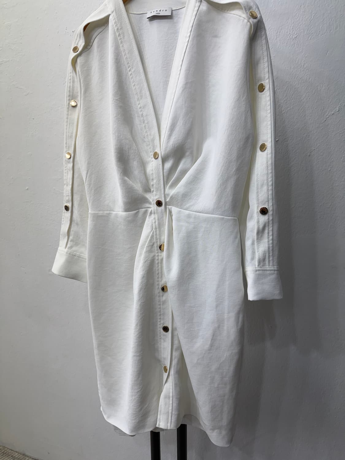 정품) 산드로 화이트 금장단추 셔츠 원피스 36 상품이미지4