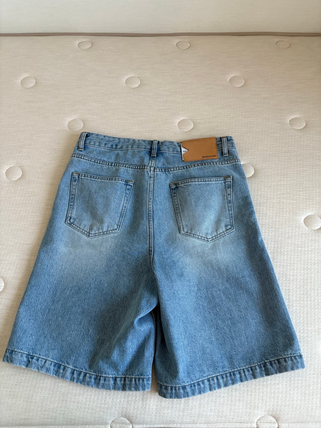 브라운야드 와이드 데님 쇼츠 4 연청 상품이미지2