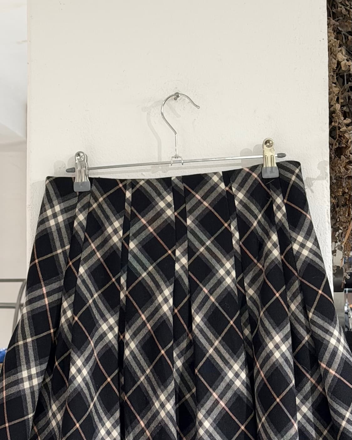 버버리 블루라벨 블랙 노바체크 미디 스커트 상품이미지5