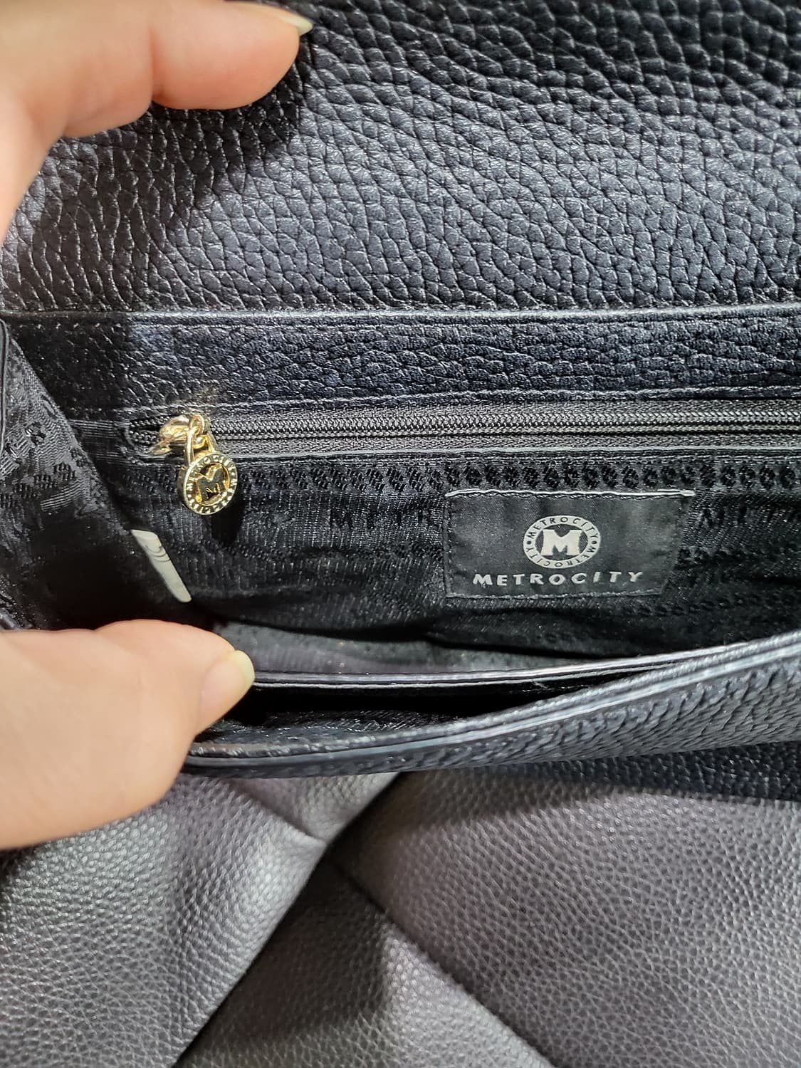 메트로시티 테슬 크로스백 상품이미지8