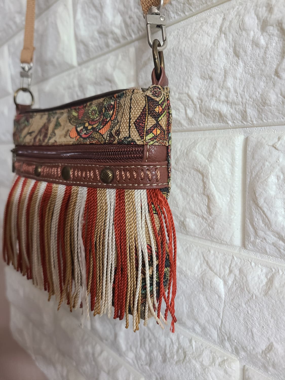 삭루츠 프린트 패턴 프린지 크로스백 상품이미지2