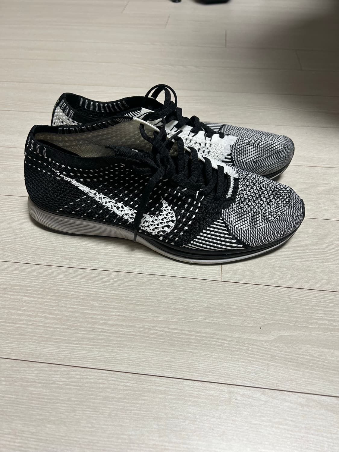 나이키 플라이니트 레이서 280사이즈 팜 상품이미지3