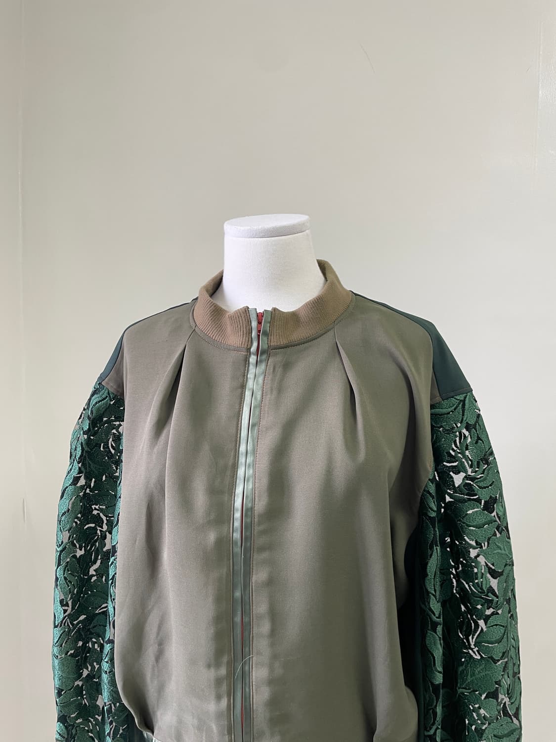 빈티지 Rosier 플로럴 레이스 슬리브 배색 집업 자켓 상품이미지2