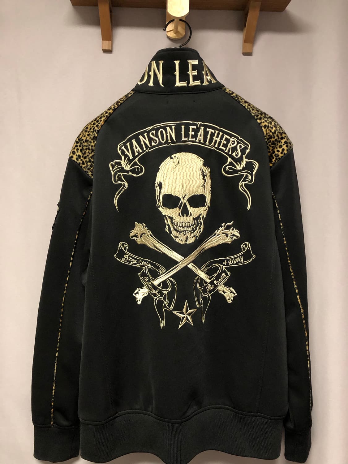 밴슨 스컬자수 레오파드 져지 상품이미지1