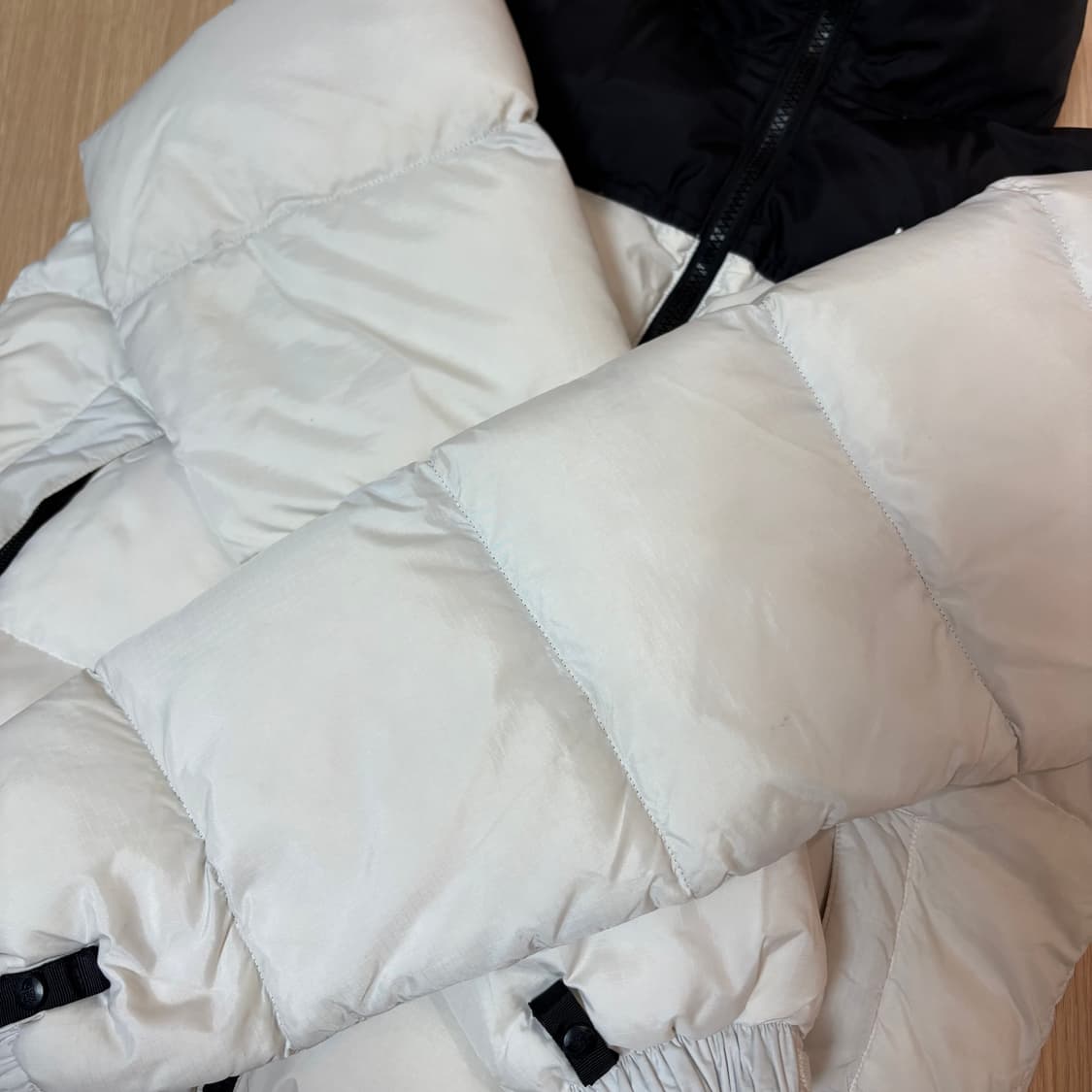 노스페이스 1996 레트로 눕시 700 필 패커블 재킷 TNF (S) 상품이미지6