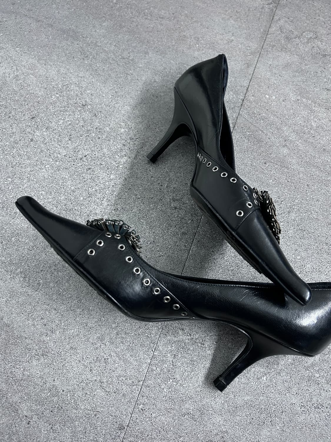 디올 아일렛 플라워 스틸레토 펌프스 상품이미지4