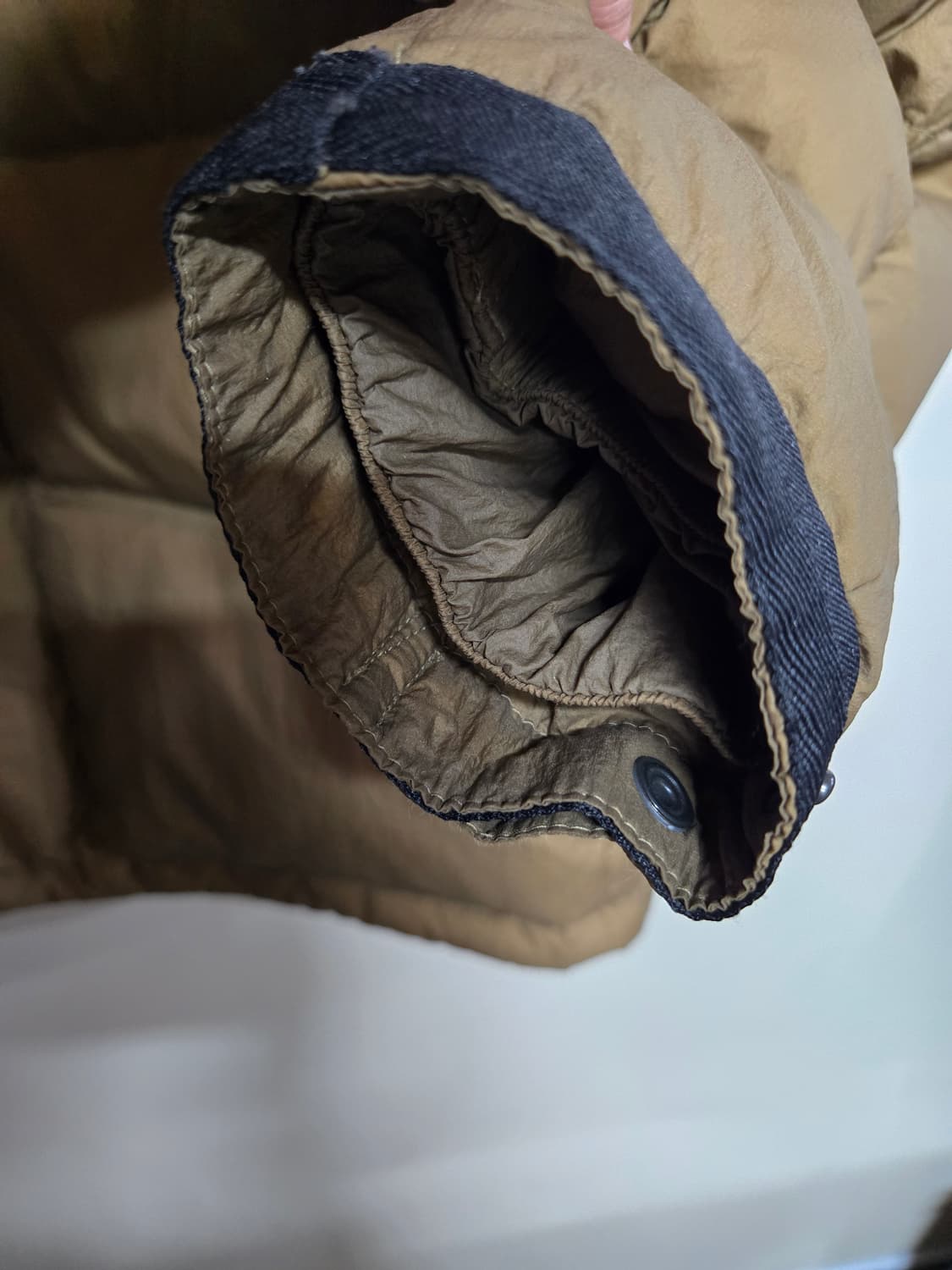 지오지아  오리털 후드일체형 패딩 남100 상품이미지4