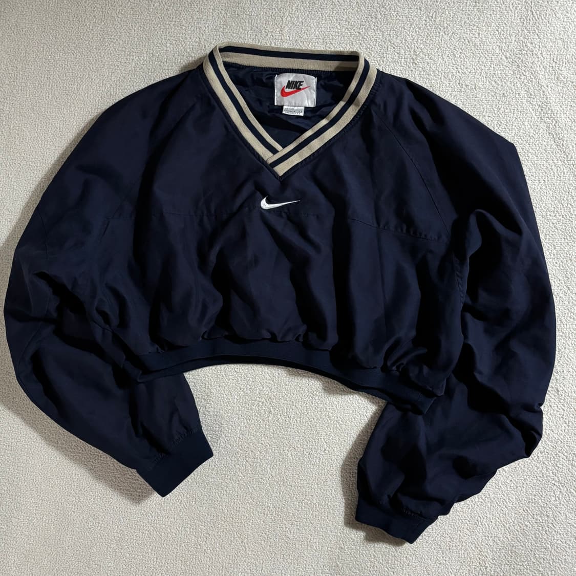 나이키 올드스쿨 네이비 브이넥 크롭 웜업 상품이미지1