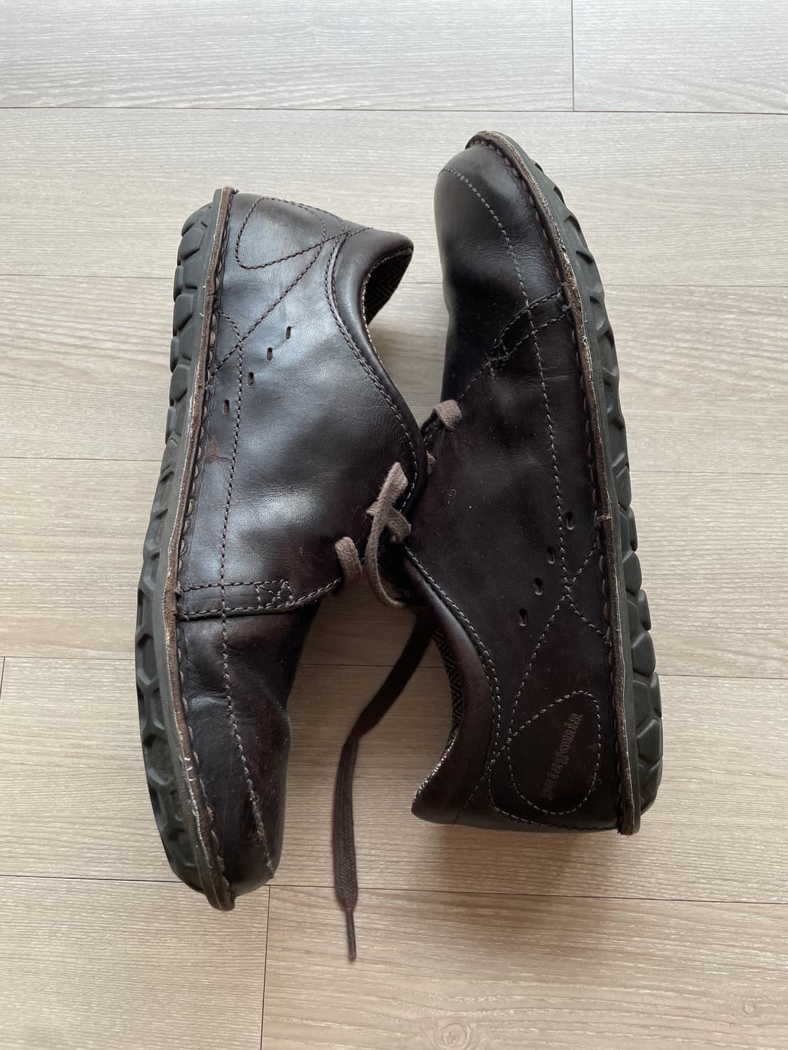 파타고니아 loulu 룰루 레더 슈즈 벨벳 브라운 상품이미지5