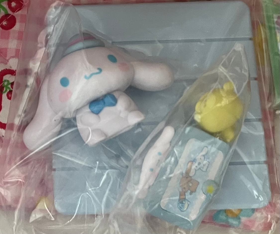 시나모롤 피규어 티비 보는 시나모롤 산리오 리멘트 가챠 피규어 소품 상품이미지2