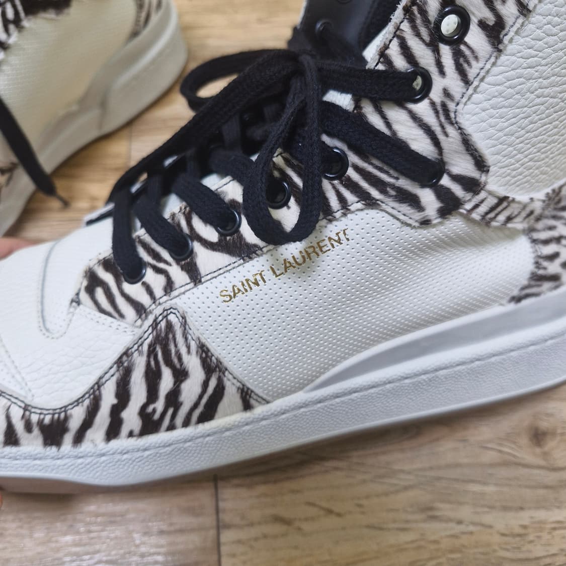 [46] SLP 생로랑 SL/24 송치가죽 지브라 하이탑 스니커즈 상품이미지4