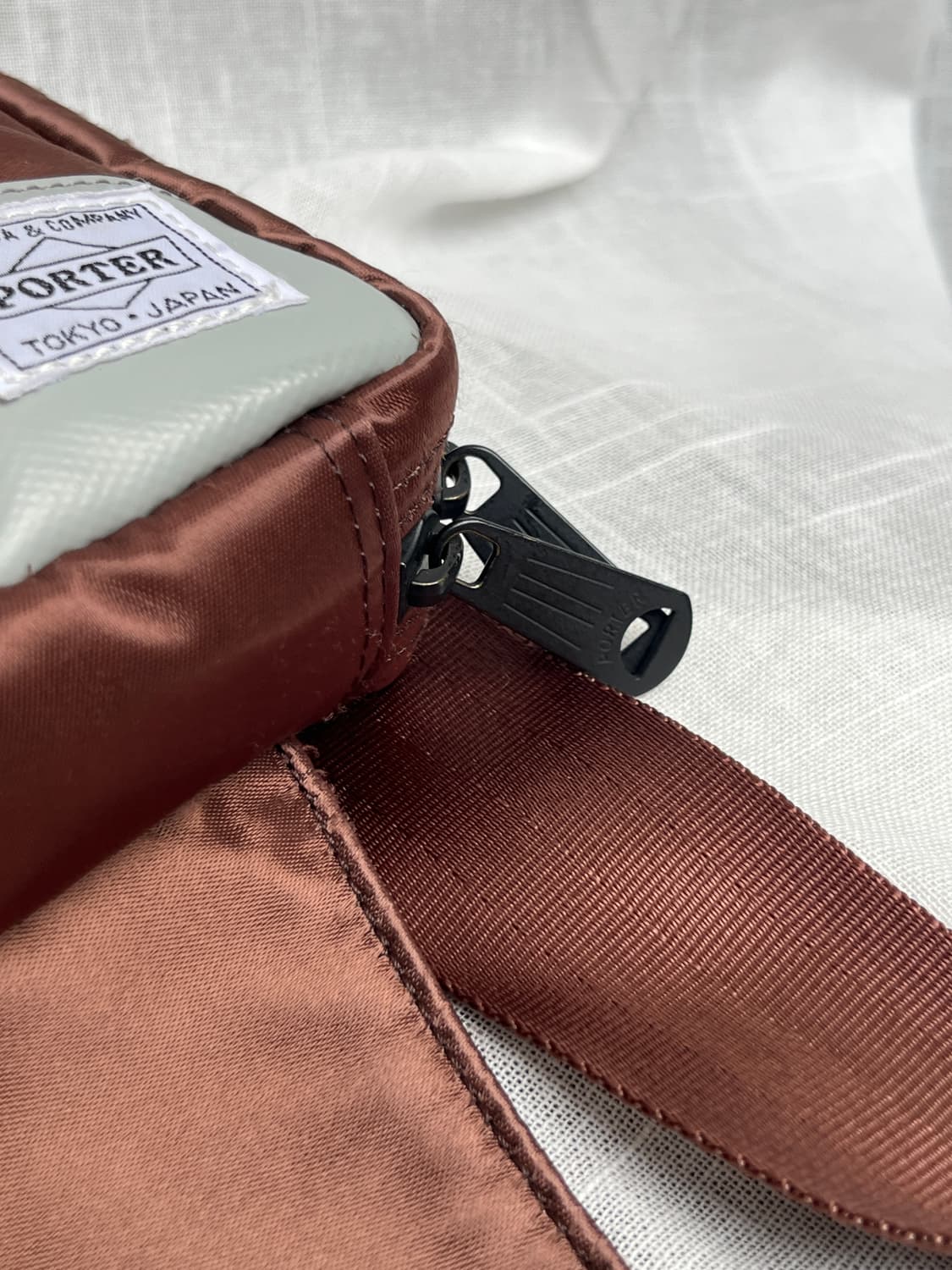 Porter 포터 글로시 슬링백 브라운 상품이미지10