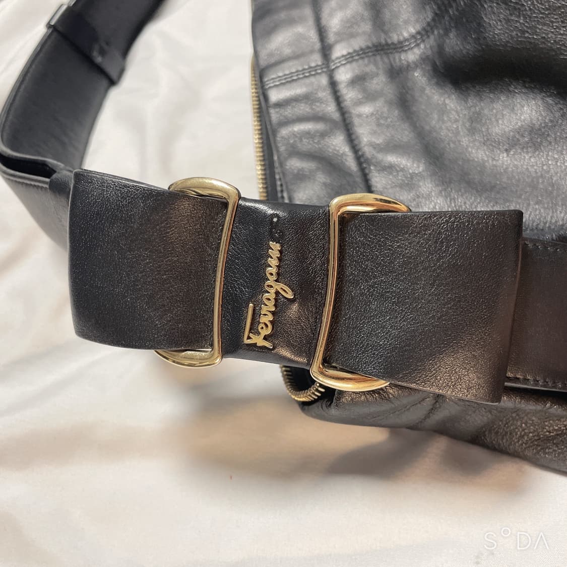 페라가모 가죽 숄더백 상품이미지5