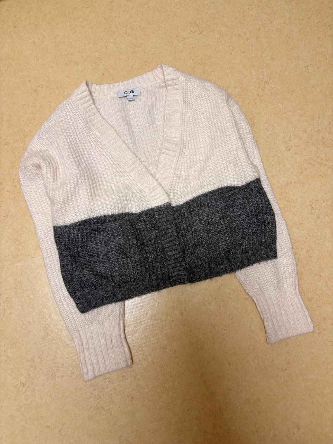 COS 코스 레귤러핏 컬러블록 가디건 S 상품이미지1