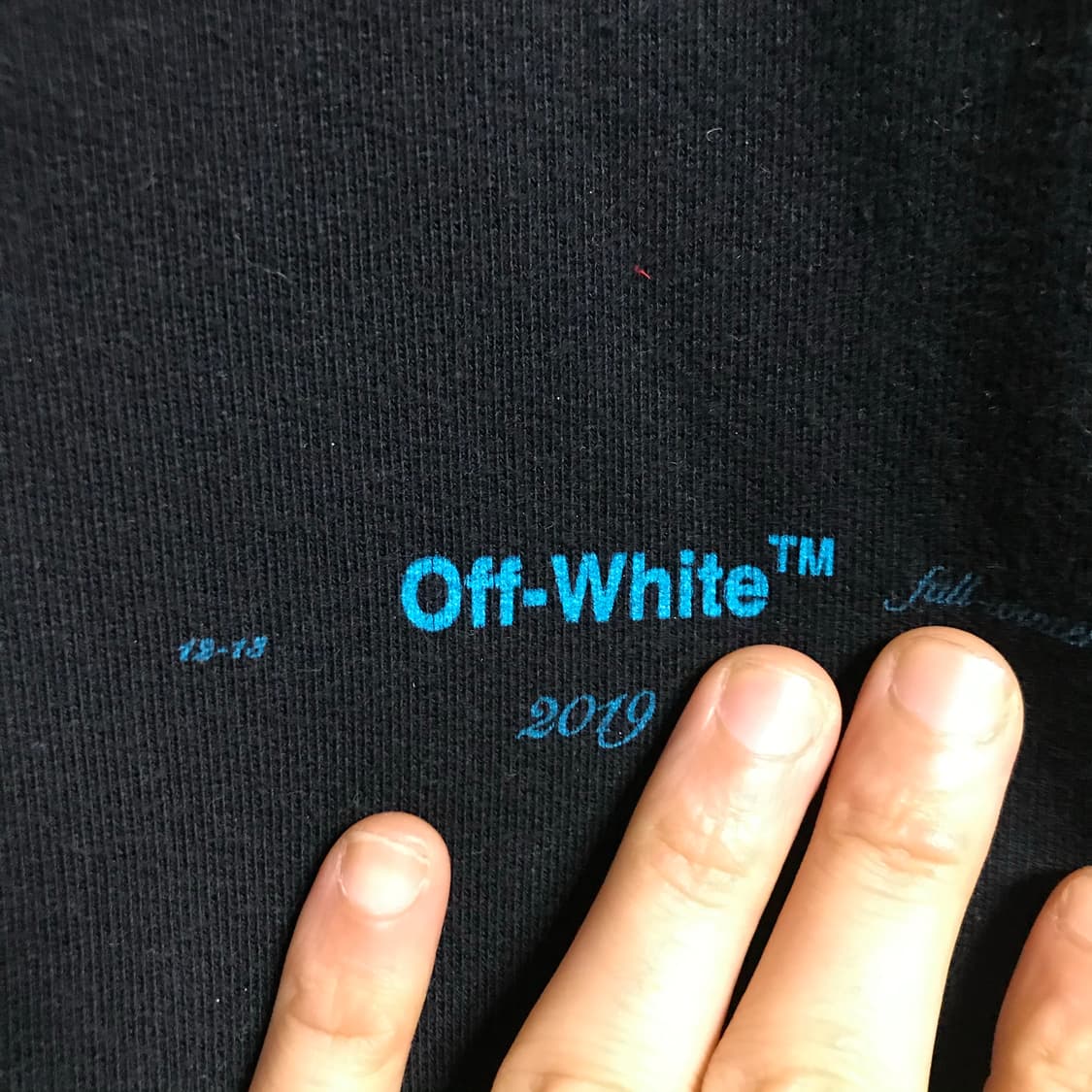 오프화이트 그라데이션 스웻셔츠 상품이미지5