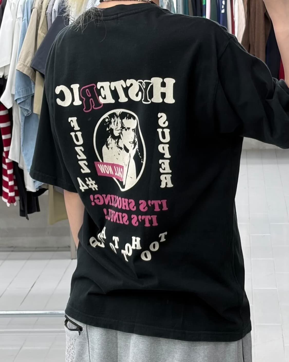 히스테릭글래머 백로고 티셔츠 블랙 상품이미지1
