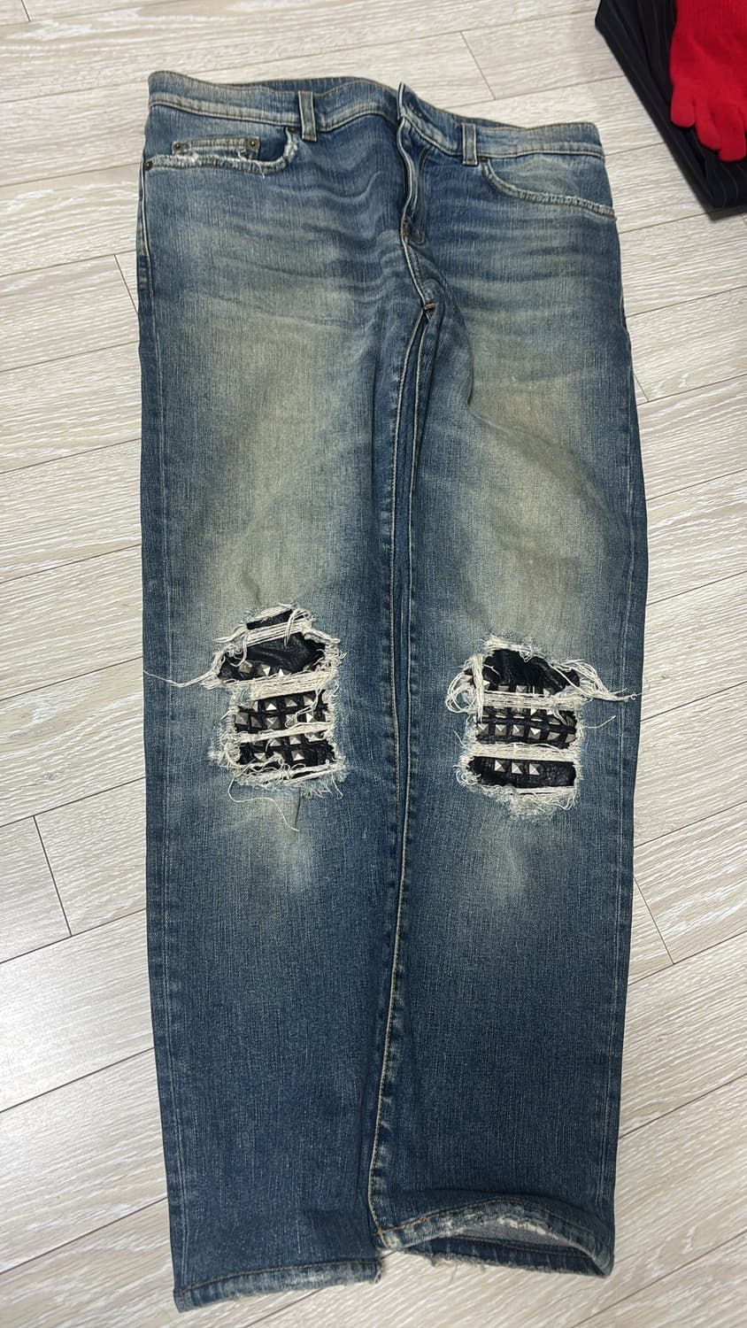 생로랑 레더패치 스터드 데님 팬츠 32사이즈 상품이미지4